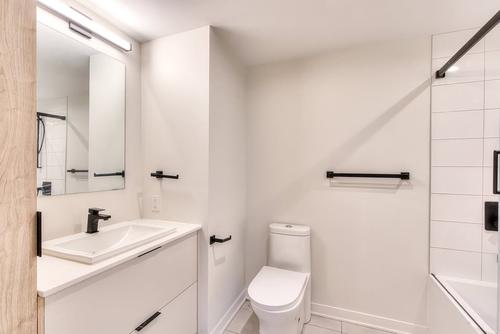 3 bedrooms apartment for rent in Laval — photo 18