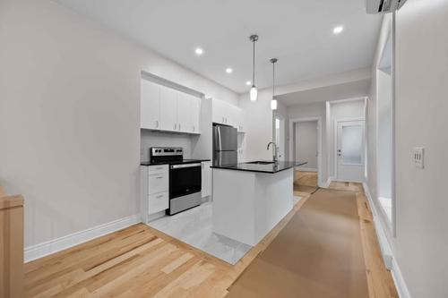 5 bedrooms apartment for rent in Montreal - Le Plateau-Mont-Royal — photo 2