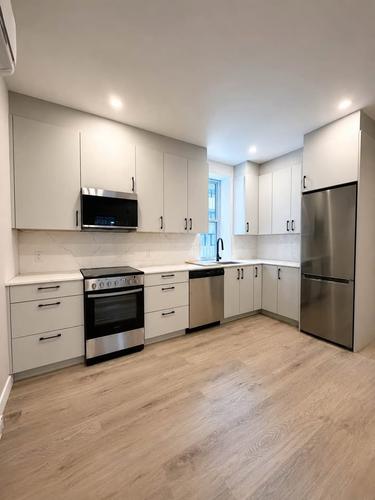 Appartement de 2 chambres à louer à Montreal - Ville-Marie — photo 2