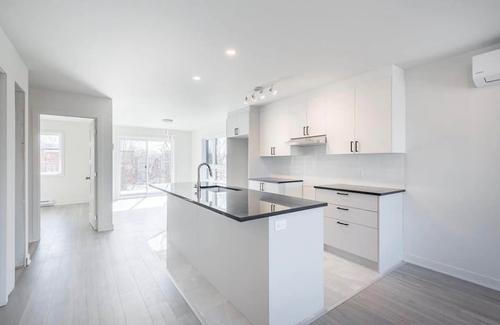 Appartement de 3 chambres à louer à Longueuil — photo 2