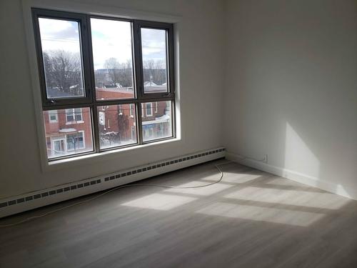 2 bedrooms apartment for rent in Sherbrooke — photo 3