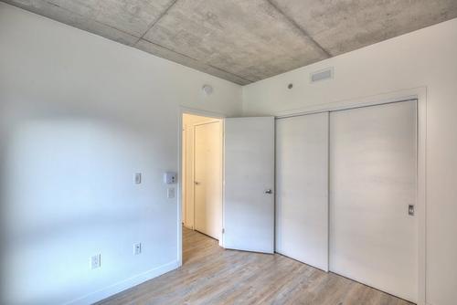 2 bedrooms apartment for rent in Laval — photo 9