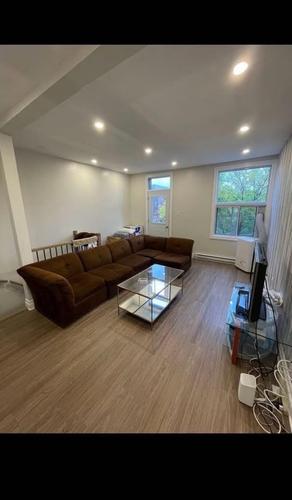 4 bedrooms apartment for rent in Montreal - Le Plateau-Mont-Royal — photo 2