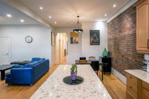 4 bedrooms apartment for rent in Montreal - Le Plateau-Mont-Royal — photo 4
