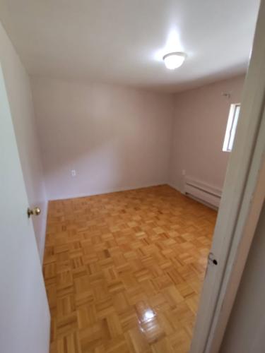 2 bedrooms apartment for rent in Laval — photo 10