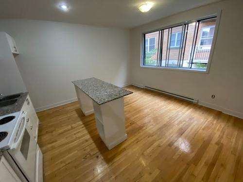 Appartement de 1 chambre à louer à Montreal - Côte-des-Neiges–Notre-Dame-de-Grâce — photo 8