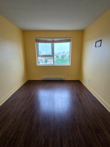 3 bedrooms apartment for rent in Laval — photo 12