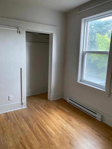 3 bedrooms apartment for rent in Sherbrooke — photo 3