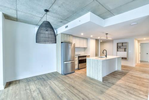 3 bedrooms apartment for rent in Laval — photo 8