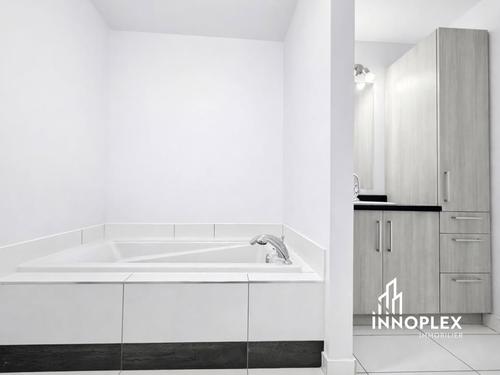 3 bedrooms apartment for rent in Sherbrooke — photo 7