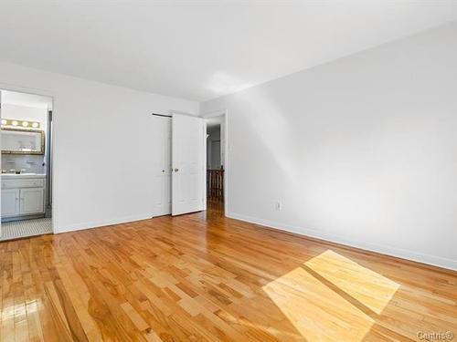 3 bedrooms apartment for rent in Laval — photo 10
