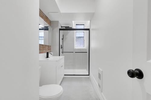 5 bedrooms apartment for rent in Montreal - Ville-Marie — photo 2