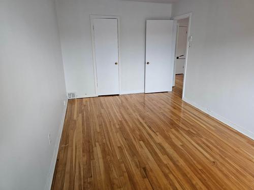 3 bedrooms apartment for rent in Montreal - Ville-Marie — photo 2