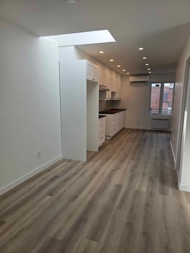 1 bedroom apartment for rent in Montreal - Villeray–Saint-Michel–Parc-Extension — photo 2