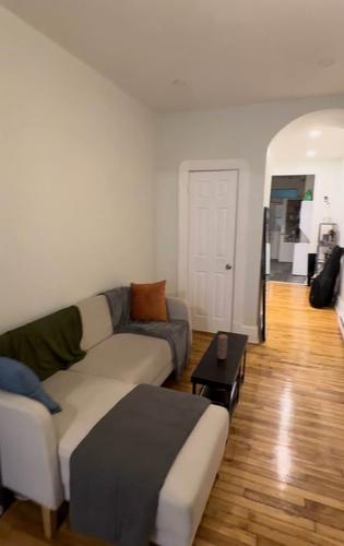 2 bedrooms apartment for rent in Montreal - Le Plateau-Mont-Royal — photo 2