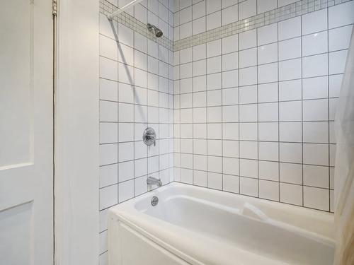 4 bedrooms apartment for rent in Montreal - Le Plateau-Mont-Royal — photo 8