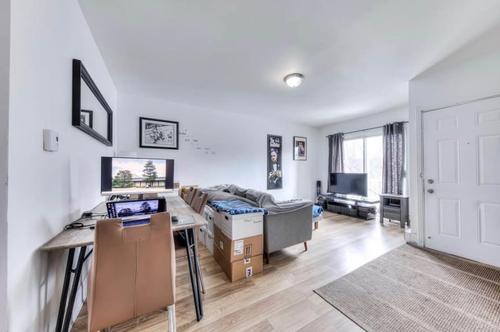 2 bedrooms apartment for rent in Laval — photo 3