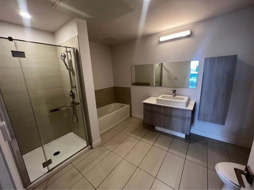 2 bedrooms apartment for rent in Laval — photo 5