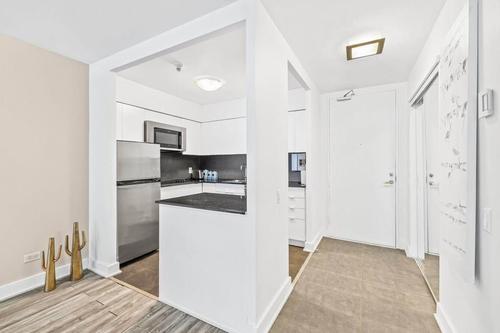 Studio for rent in Montreal - Ville-Marie — photo 2