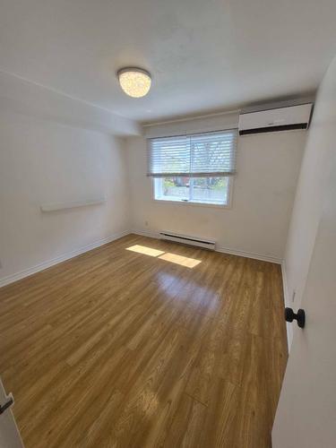 Appartement de 3 chambres à louer à Laval — photo 2