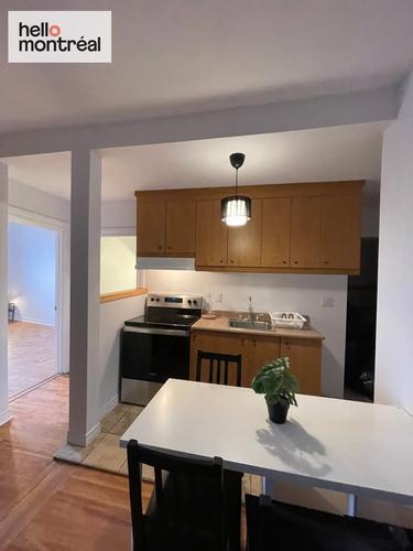 4 bedrooms apartment for rent in Montreal - Le Plateau-Mont-Royal — photo 3