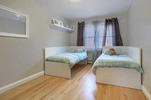 5 bedrooms apartment for rent in Montreal - Côte-des-Neiges–Notre-Dame-de-Grâce — photo 2