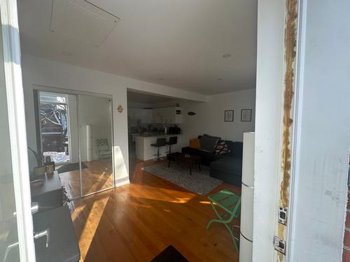 4 bedrooms apartment for rent in Montreal - Le Plateau-Mont-Royal — photo 2