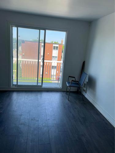 Appartement de 3 chambres à louer à Longueuil — photo 2