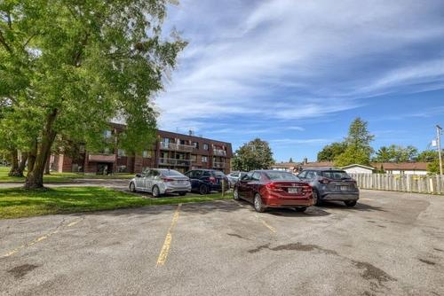2 bedrooms apartment for rent in Laval — photo 5