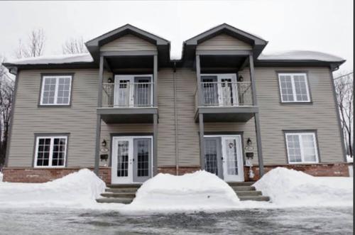 3 bedrooms apartment for rent in Sherbrooke — photo 2