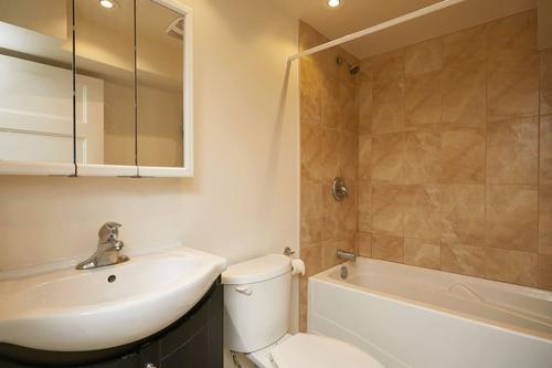 5 bedrooms apartment for rent in Montreal - Le Plateau-Mont-Royal — photo 18
