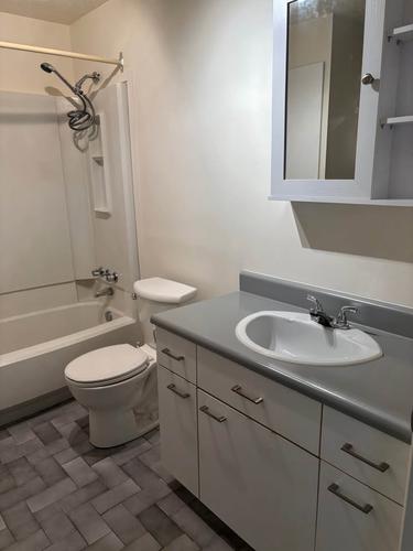 2 bedrooms apartment for rent in Sherbrooke — photo 9