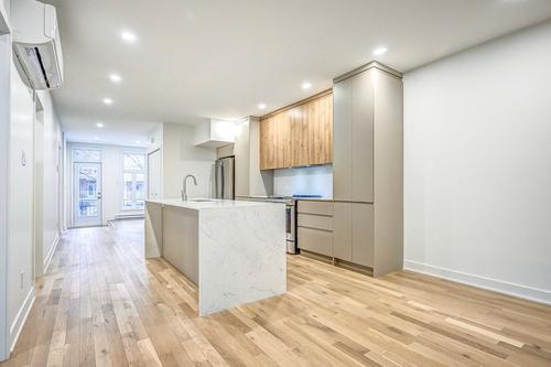 4 bedrooms apartment for rent in Montreal - Le Plateau-Mont-Royal — photo 6