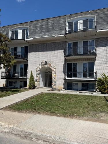 Appartement de 2 chambres à louer à Longueuil — photo 2