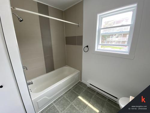 2 bedrooms apartment for rent in Sherbrooke — photo 17