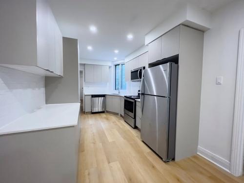 Appartement de 3 chambres à louer à Montreal - Ville-Marie — photo 2