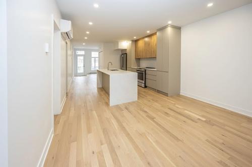 4 bedrooms apartment for rent in Montreal - Le Plateau-Mont-Royal — photo 22
