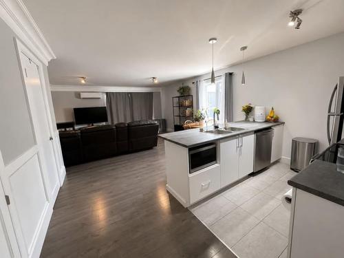 2 bedrooms apartment for rent in Sherbrooke — photo 2