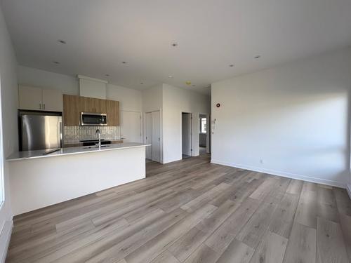 2 bedrooms apartment for rent in Laval — photo 2