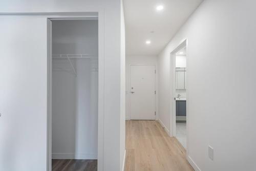 2 bedrooms apartment for rent in Laval — photo 6