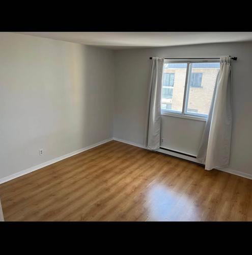 Appartement de 2 chambres à louer à Longueuil — photo 2