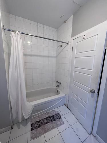 5 bedrooms apartment for rent in Montreal - Le Plateau-Mont-Royal — photo 10