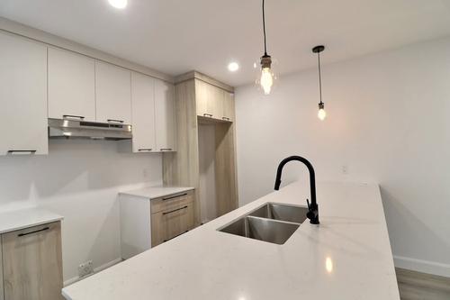 2 bedrooms apartment for rent in Sherbrooke — photo 2