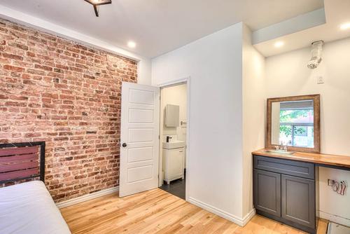 4 bedrooms apartment for rent in Montreal - Le Plateau-Mont-Royal — photo 8