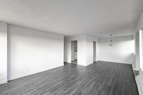 2 bedrooms apartment for rent in Laval — photo 11