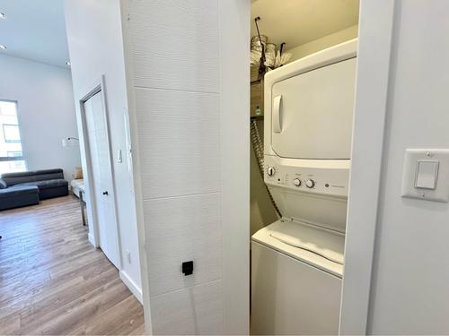 4 bedrooms apartment for rent in Montreal - Ville-Marie — photo 12