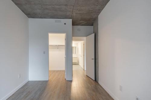 2 bedrooms apartment for rent in Laval — photo 11
