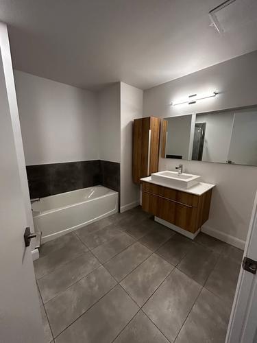 2 bedrooms apartment for rent in Laval — photo 10