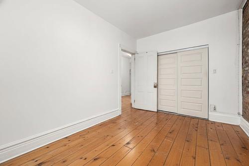 4 bedrooms apartment for rent in Montreal - Ville-Marie — photo 10