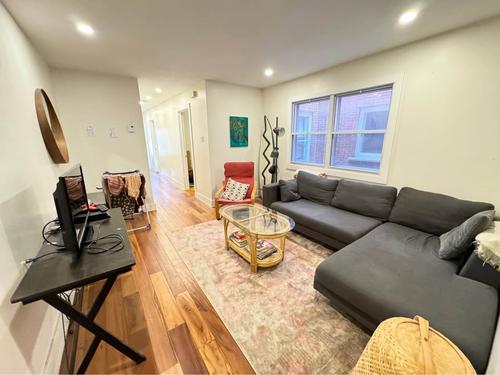 4 bedrooms apartment for rent in Montreal - Le Plateau-Mont-Royal — photo 2